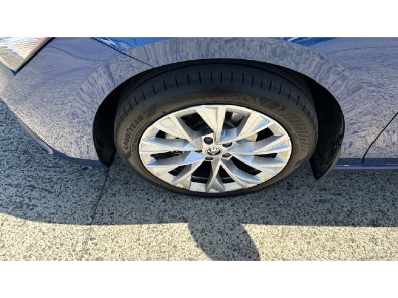 Skoda Superb 1.5 TSI e-TEC SE L 5dr DSG Petrol Hatchback